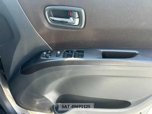 Suzuki SOLIO 2011-09 368397-17