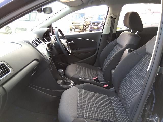 VolksWagen POLO 2016-11 22037-7