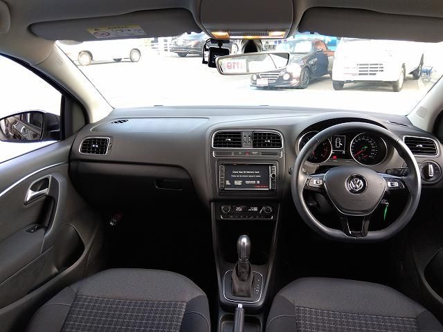 VolksWagen POLO 2016-11 22037-12