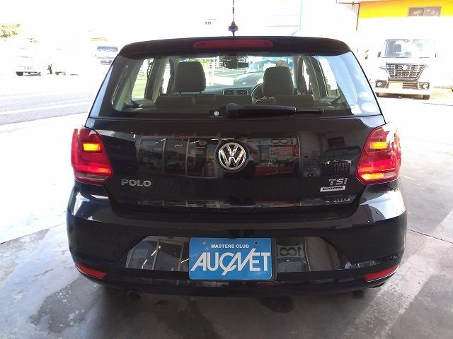VolksWagen POLO 2016-11 22037-1