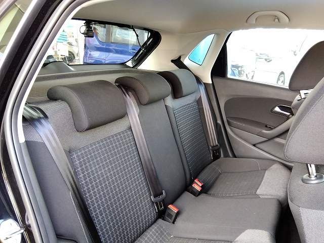 VolksWagen POLO 2016-11 22037-13