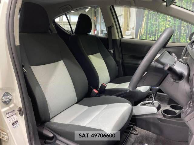 Toyota AQUA 2014-08 352433-7