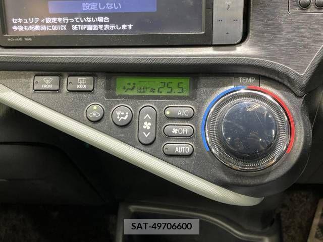 Toyota AQUA 2014-08 352433-5
