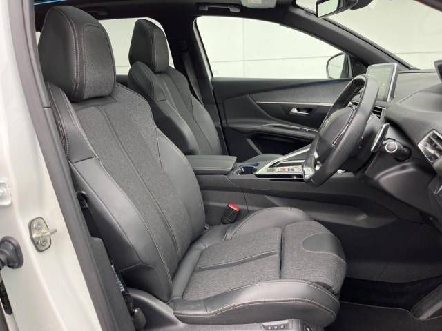 Peugeot 3008 2019-06 192107-8
