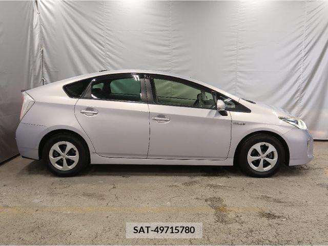 Toyota PRIUS 2013-09 352982-10