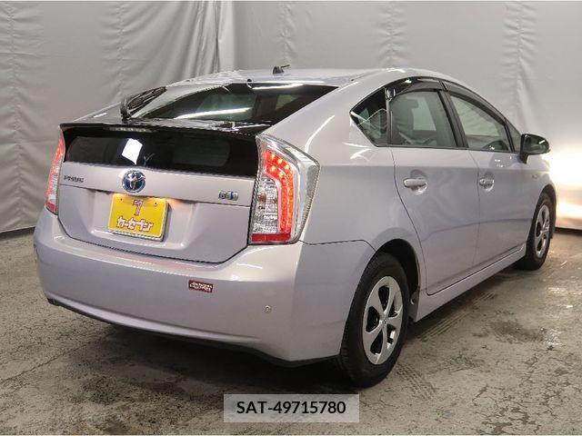 Toyota PRIUS 2013-09 352982-1
