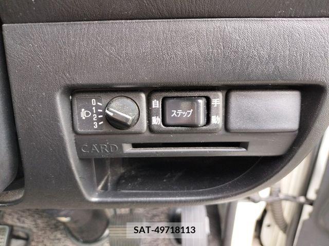 Nissan Caravan 2012-01 263564-11
