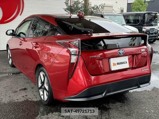 Toyota PRIUS 2016-05 340969-12