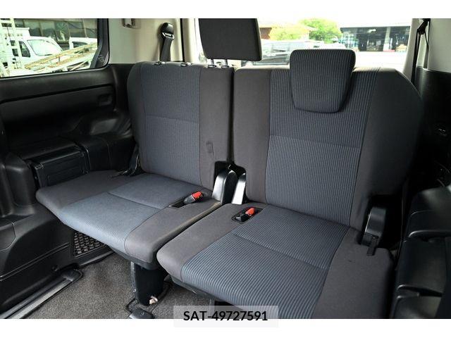 Toyota VOXY HYBRID 2019-03 322840-14