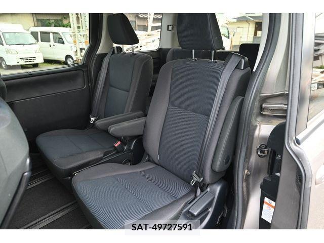 Toyota VOXY HYBRID 2019-03 322840-13