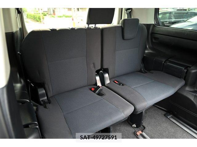 Toyota VOXY HYBRID 2019-03 322840-11