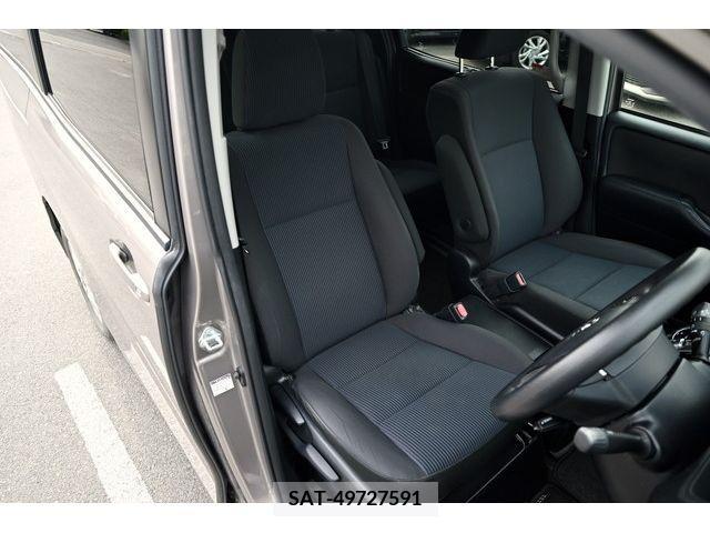 Toyota VOXY HYBRID 2019-03 322840-9