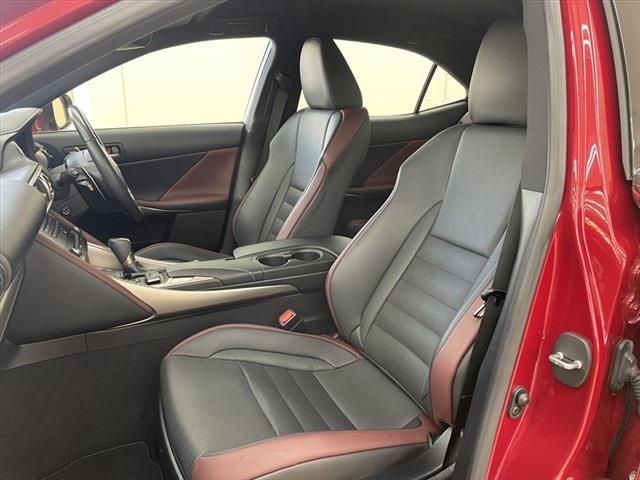 Lexus IS 2018-01 6090-19