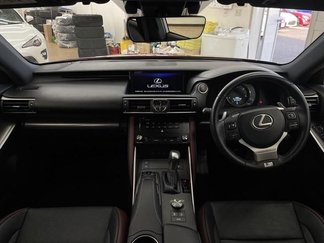 Lexus IS 2018-01 6090-16