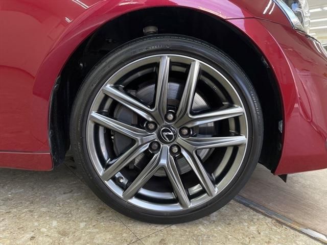 Lexus IS 2018-01 6090-12
