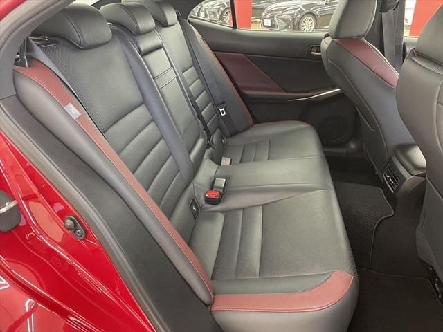 Lexus IS 2018-01 6090-18