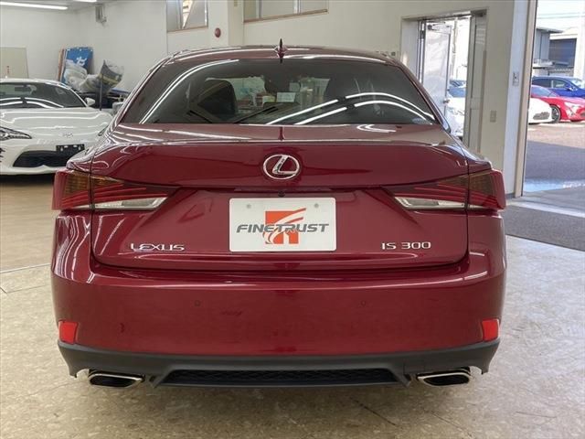 Lexus IS 2018-01 6090-5