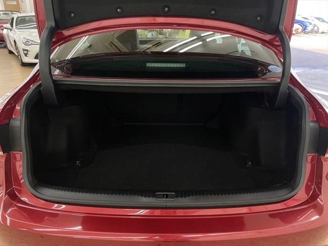 Lexus IS 2018-01 6090-21
