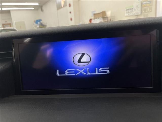 Lexus IS 2018-01 6090-24