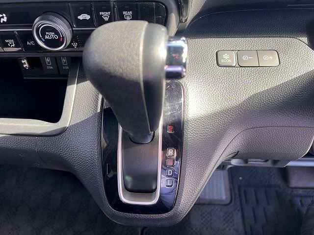Honda N BOX CUSTOM 2019-01 192055-12