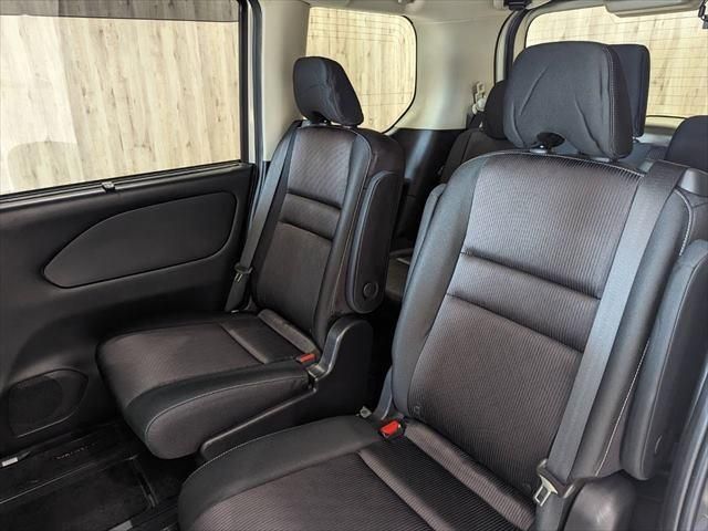 Nissan SERENA 2018-11 182096-23