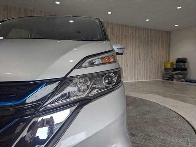Nissan SERENA 2018-11 182096-8