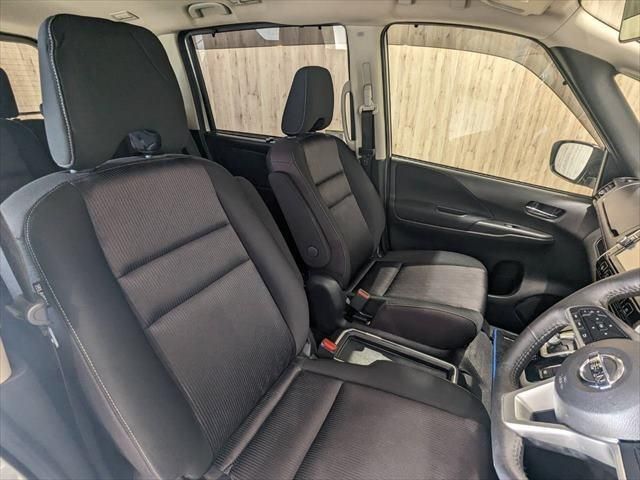 Nissan SERENA 2018-11 182096-19