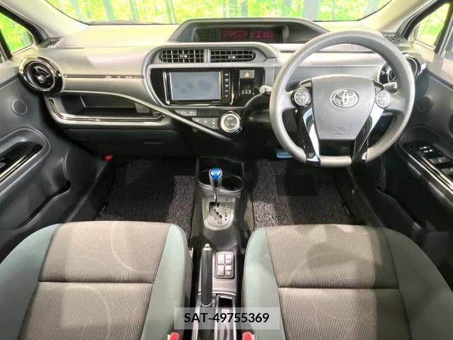 Toyota AQUA 2016-06 215927-1