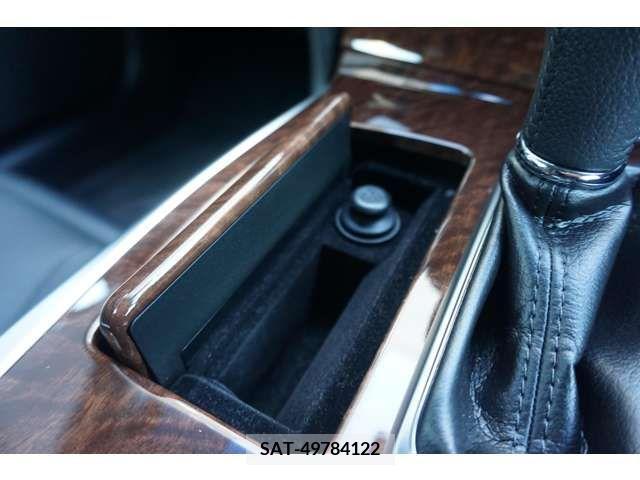 Nissan FUGA 2016-06 396687-18