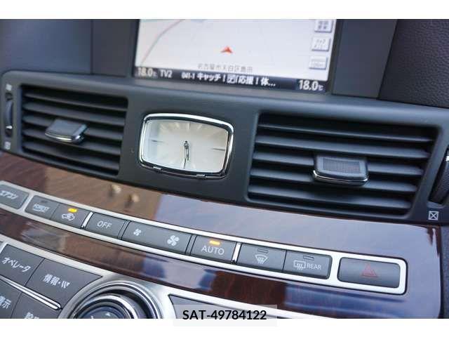 Nissan FUGA 2016-06 396687-11