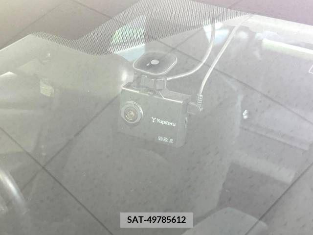 Toyota PRIUS 2020-06 281815-7