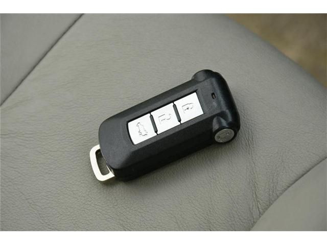 Mitsubishi DELICA D5 2014-03 15718-17