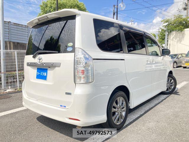 Toyota VOXY 2011-07 344203-3