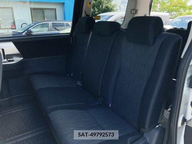 Toyota VOXY 2011-07 344203-4