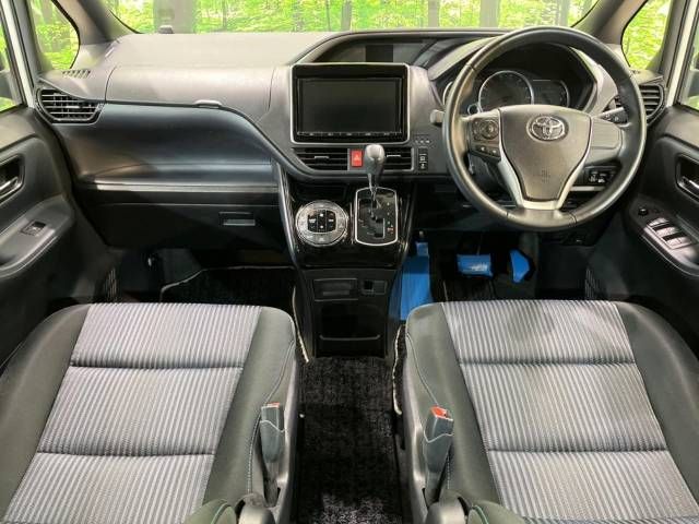 Toyota VOXY 2016-11 186814-1