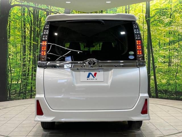 Toyota VOXY 2016-11 186814-15