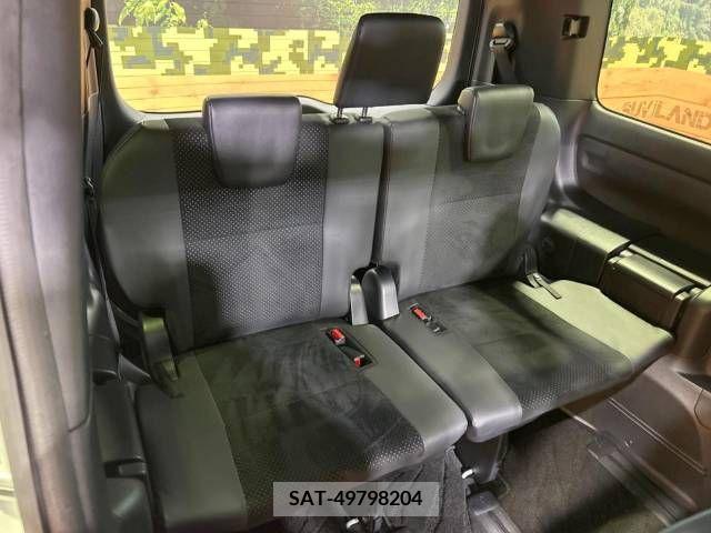 Toyota VOXY HYBRID 2021-12 289418-10