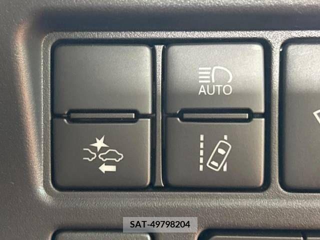 Toyota VOXY HYBRID 2021-12 289418-6