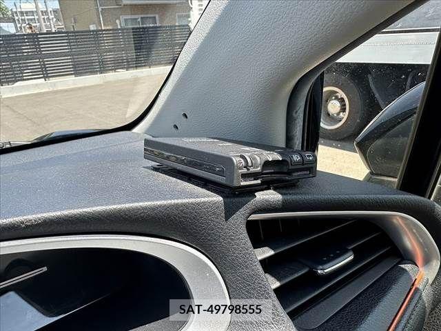Toyota SIENTA 2021-02 298383-6