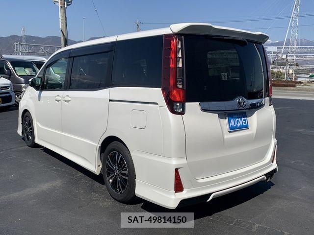 Toyota NOAH 2014-06 230088-5