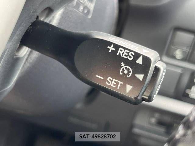 Toyota VOXY 2017-12 321522-7