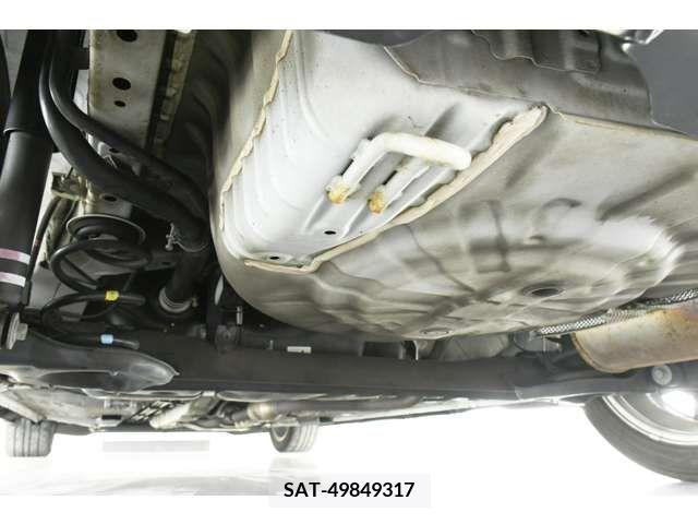 Nissan NOTE 2018-01 239549-10