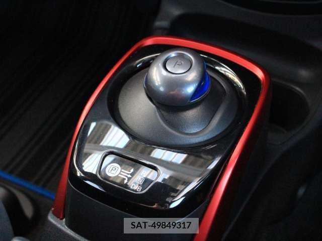 Nissan NOTE 2018-01 239549-13
