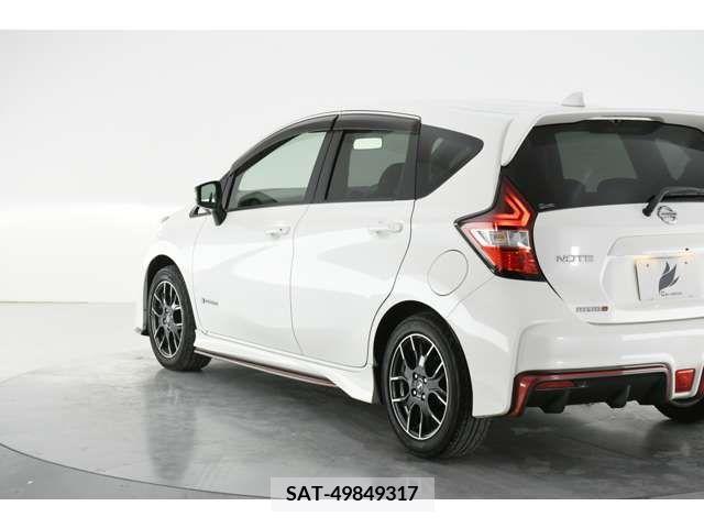Nissan NOTE 2018-01 239549-8