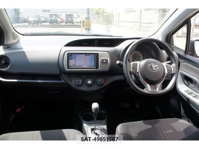 Toyota VITZ 2016-04 371733-1
