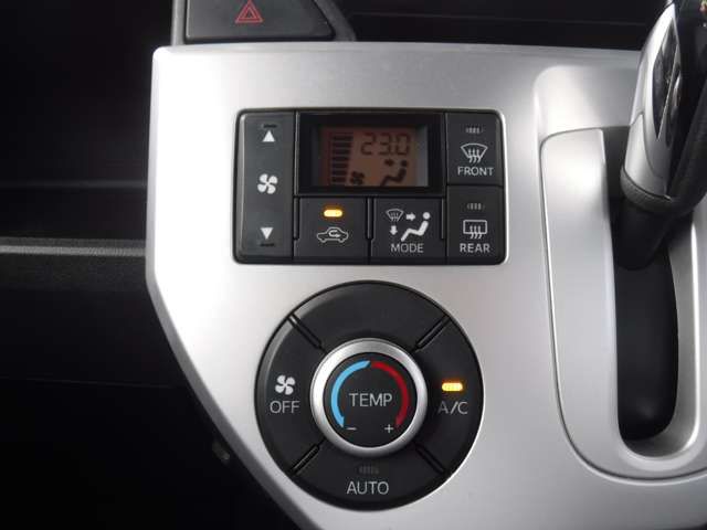 Daihatsu WAKE 2014-11 9347-5