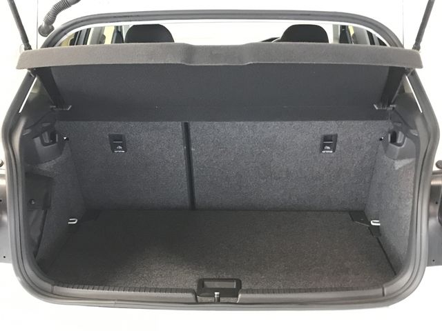 VolksWagen POLO 2019-01 7257-14