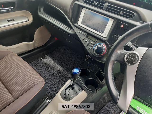 Toyota AQUA 2012-07 382831-19