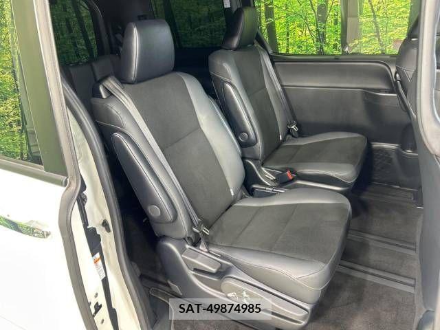 Toyota NOAH 2021-01 332586-9