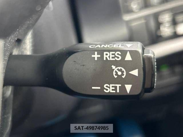 Toyota NOAH 2021-01 332586-7